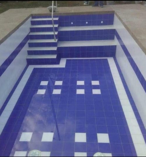 Piscina calarcá medidas 8x4x1.5 metros de profundidad con sentadero con hidromasajes y escaleras